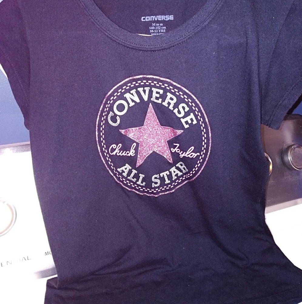Girls converse T